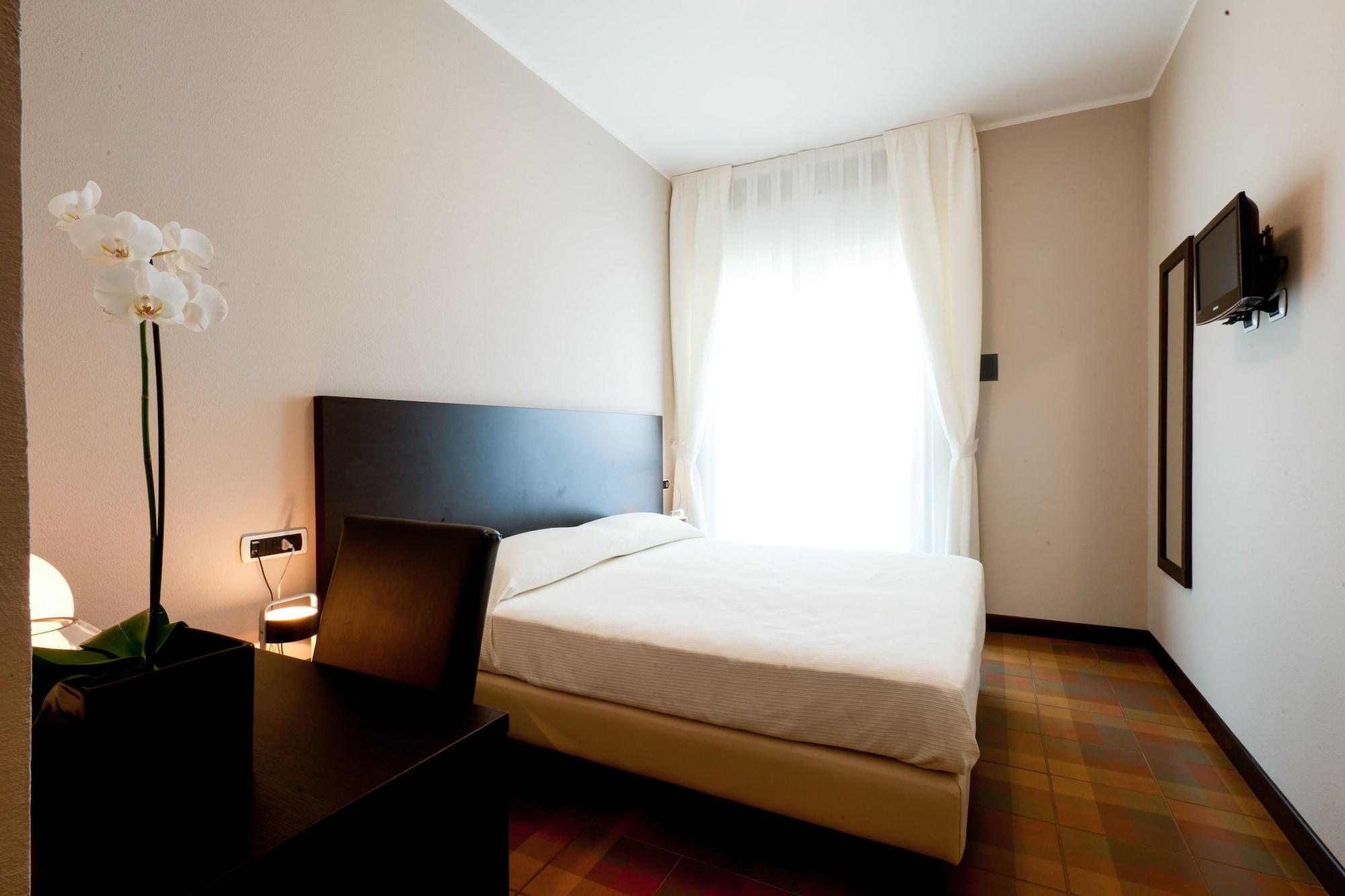 Hotel Kent Milano Marittima Bagian luar foto