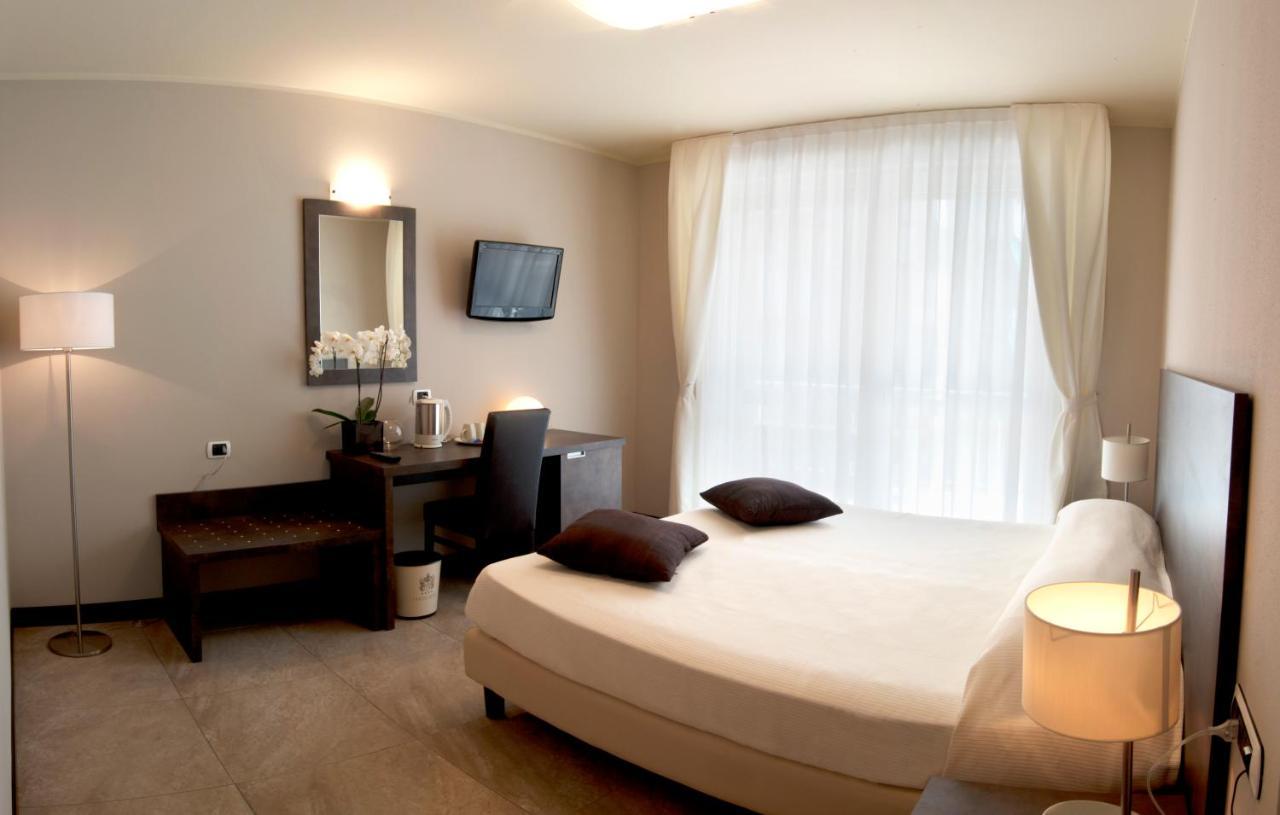 Hotel Kent Milano Marittima Bagian luar foto