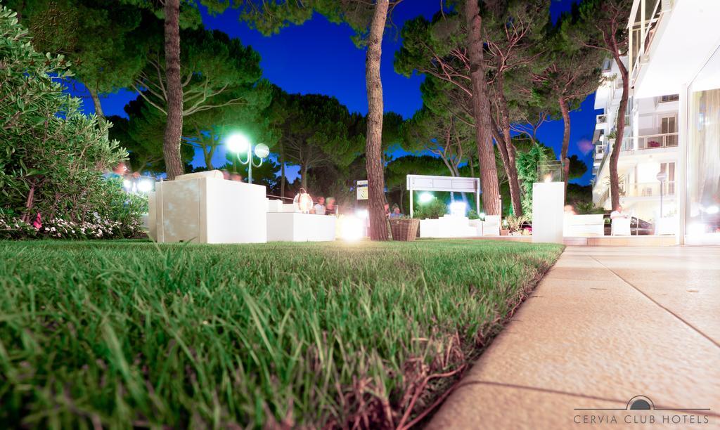 Hotel Kent Milano Marittima Bagian luar foto
