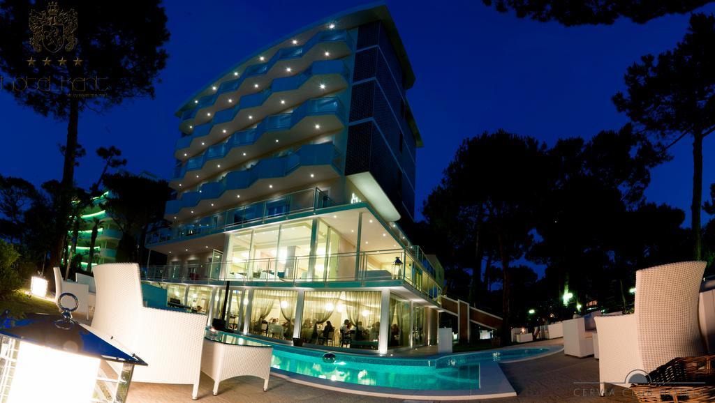 Hotel Kent Milano Marittima Bagian luar foto